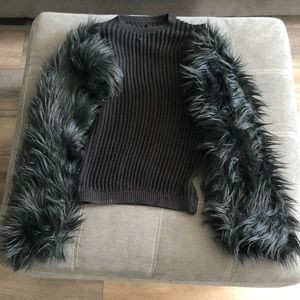Women’s Fur Sleeve Crotchet